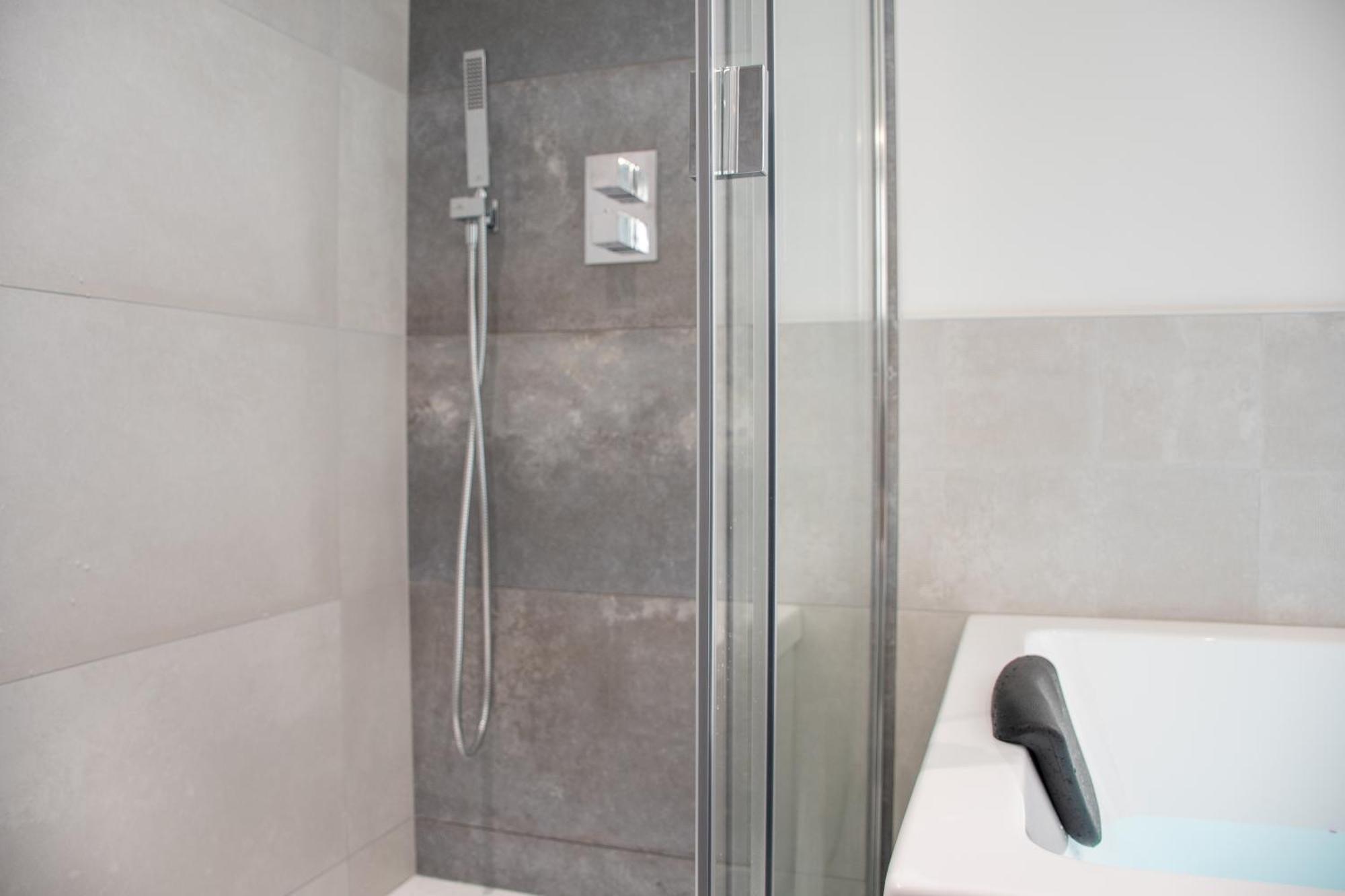 L'Appartement Des Ducs Avec Baignoire Double Nantes Exterior foto